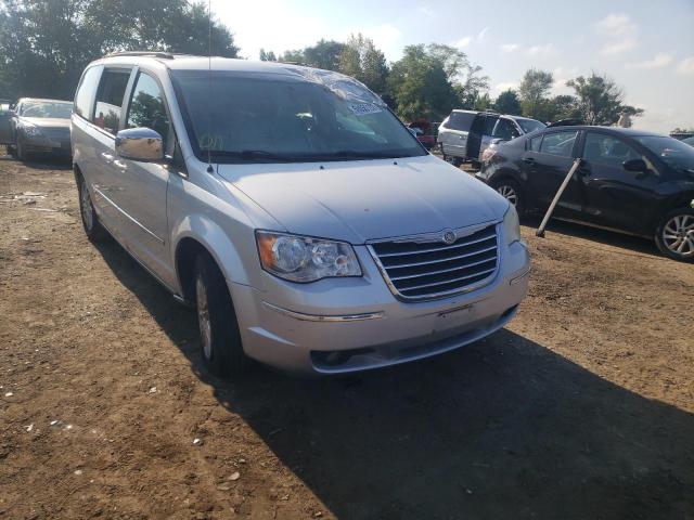 2A4RR5DX7AR279465 - 2010 CHRYSLER TOWN & COU SILVER photo 1