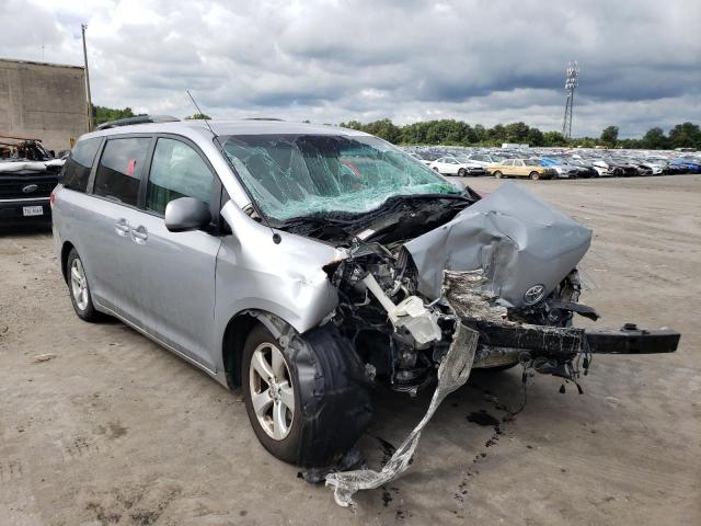 5TDKK3DC4ES419577 - 2014 TOYOTA SIENNA LE SILVER photo 1