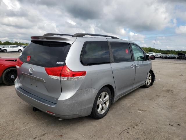 5TDKK3DC4ES419577 - 2014 TOYOTA SIENNA LE SILVER photo 4