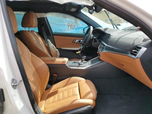 3MW5U7J01L8B40762 - 2020 BMW M340I WHITE photo 5