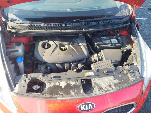 KNAHT8A38E7064168 - 2014 KIA RONDO RED photo 7