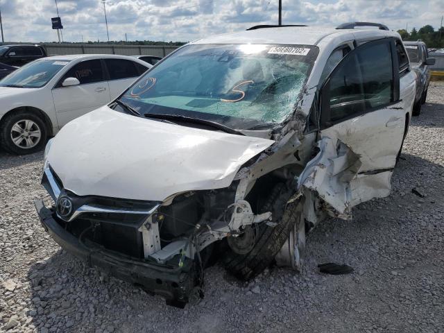 5TDKZ3DC7JS911364 - 2018 TOYOTA SIENNA LE WHITE photo 2