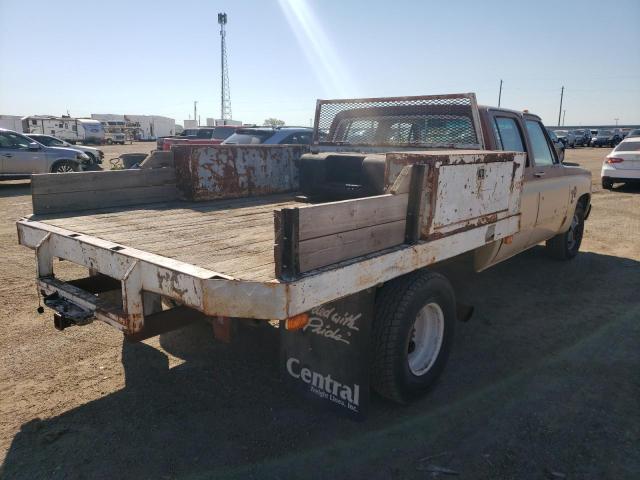 1GCHC33W7CS171591 - 1982 CHEVROLET 3500 TWO TONE photo 4