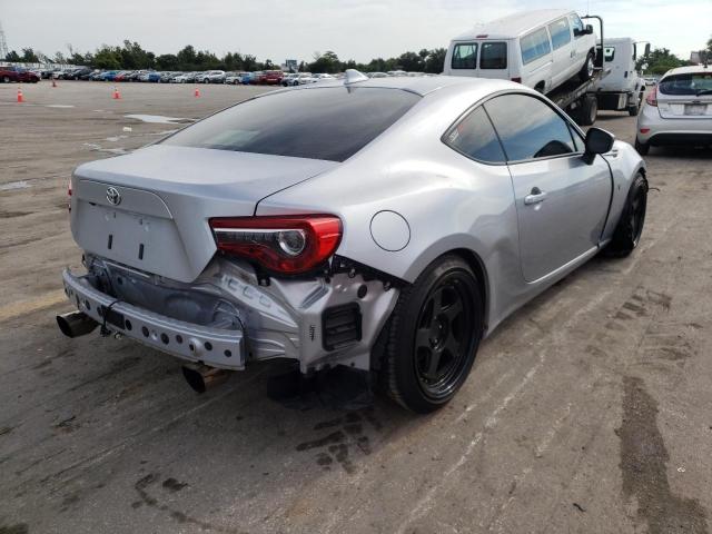 JF1ZNAA1XK8701743 - 2019 TOYOTA 86 SILVER photo 4