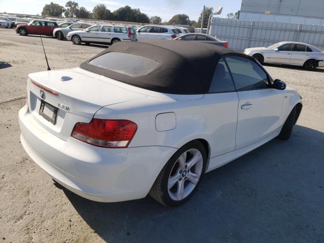 WBAUN13508VH77633 - 2008 BMW 128 I WHITE photo 4