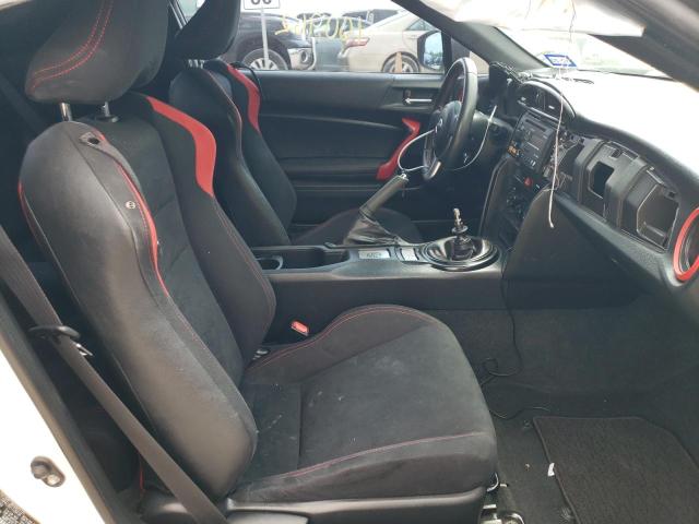 JF1ZNAA18D1724434 - 2013 TOYOTA SCION FR-S WHITE photo 5