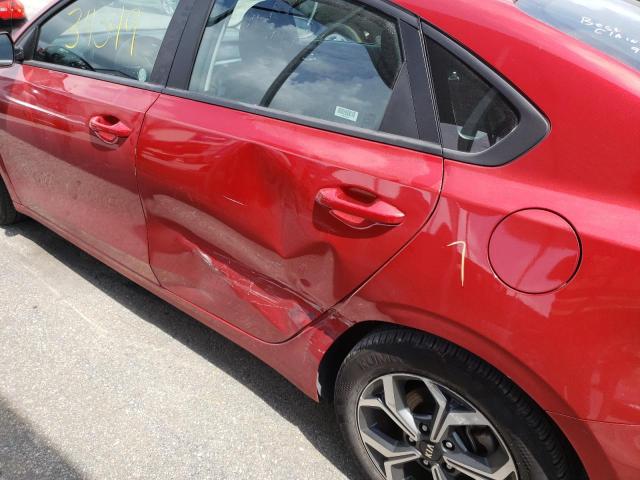 3KPF24AD5ME352579 - 2021 KIA FORTE FE RED photo 9