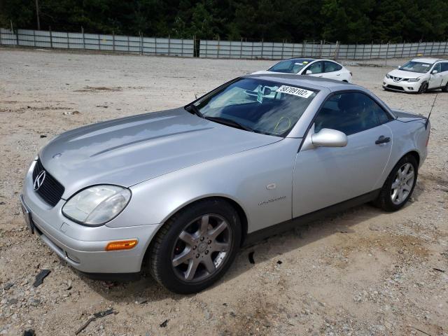 WDBKK47F6WF035621 - 1998 MERCEDES-BENZ SLK 230 KO SILVER photo 2