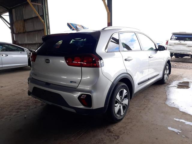 KNDCB3LC0L5369222 - 2020 KIA NIRO LX WHITE photo 4