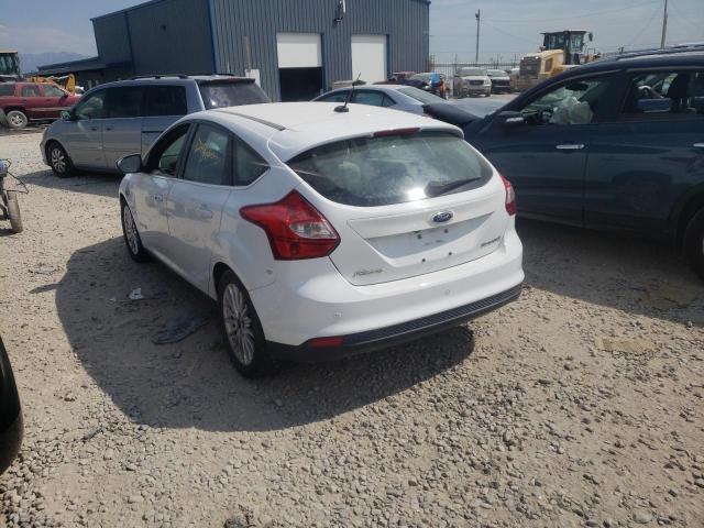 1FADP3R42EL161868 - 2014 FORD FOCUS BEV WHITE photo 3