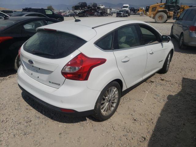 1FADP3R42EL161868 - 2014 FORD FOCUS BEV WHITE photo 4