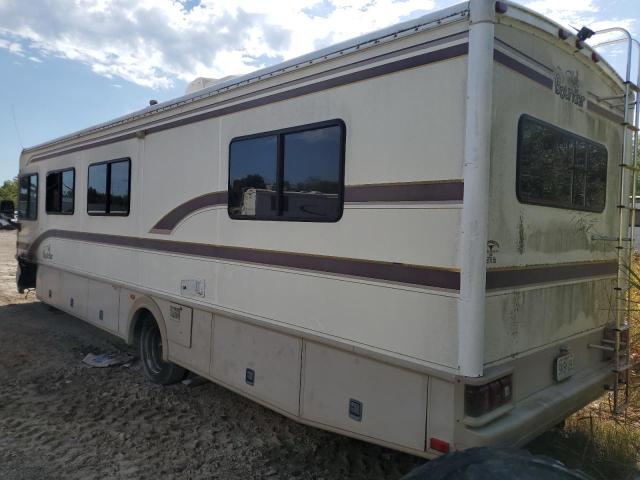 1GBLP37J7W3307167 - 1998 FLEETWOOD BOUNDER WHITE photo 3