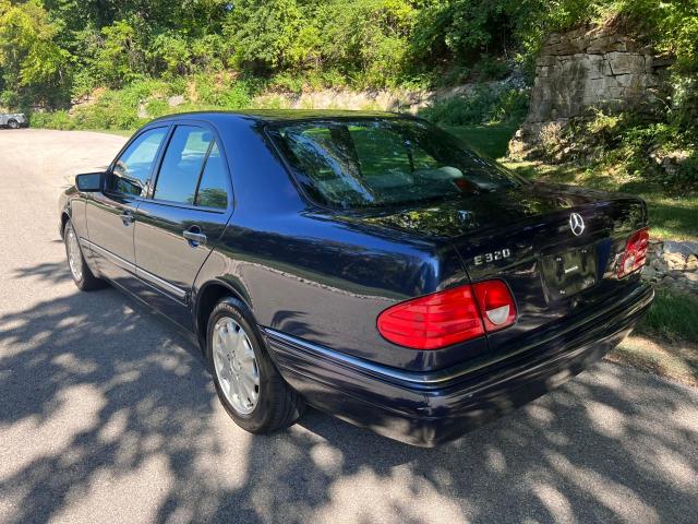 WDBJF65F3WA563113 - 1998 MERCEDES-BENZ E 320 BLUE photo 3