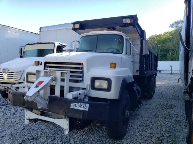 1M2P286C8VM031985 - 1997 MACK 600 RD600 WHITE photo 2