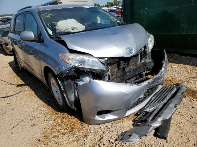 5TDKZ3DC8HS852948 - 2017 TOYOTA SIENNA LE SILVER photo 1