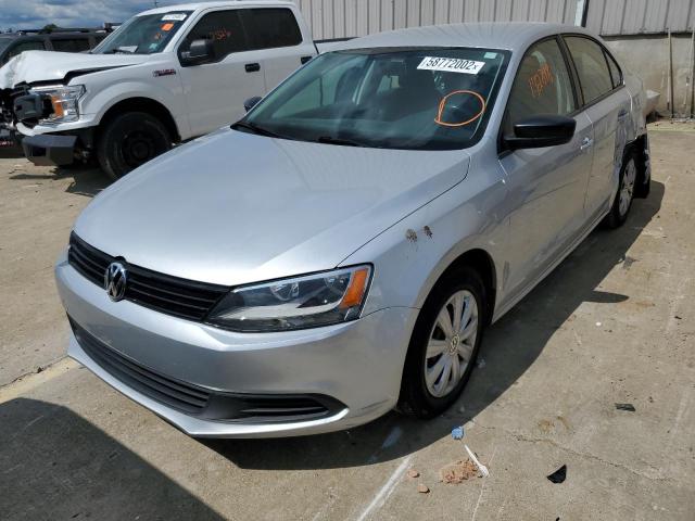 3VW2K7AJ5EM311069 - 2014 VOLKSWAGEN JETTA BASE ვერცხლისფერი ფოტო 2