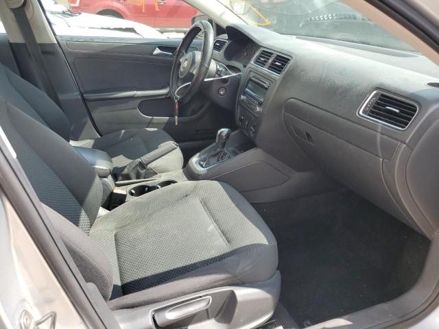 3VW2K7AJ5EM311069 - 2014 VOLKSWAGEN JETTA BASE ვერცხლისფერი ფოტო 5