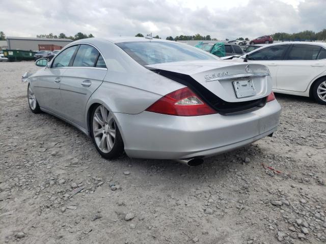 WDDDJ72X68A118275 - 2008 MERCEDES-BENZ CLS 550 SILVER photo 3