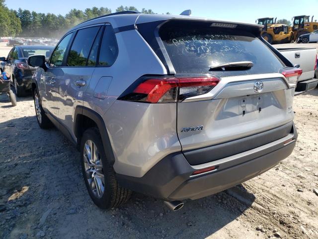 2T3A1RFV7LW106650 - 2020 TOYOTA RAV4 XLE P SILVER photo 3