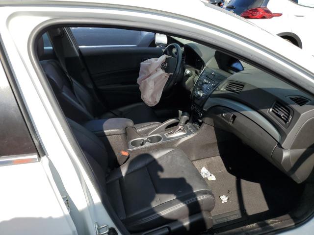 19UDE2F33JA002046 - 2018 ACURA ILX BASE W WHITE photo 5