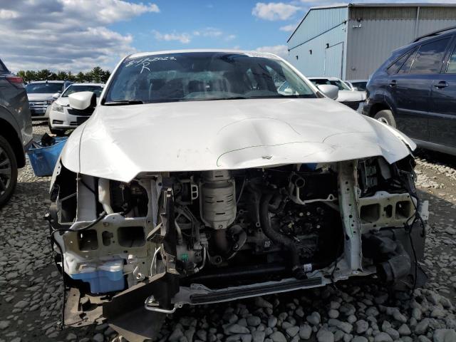 19UDE2F33JA002046 - 2018 ACURA ILX BASE W WHITE photo 9