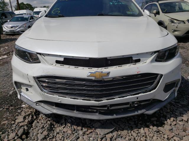 1G1ZH5SX2HF164939 - 2017 CHEVROLET MALIBU PRE WHITE photo 9