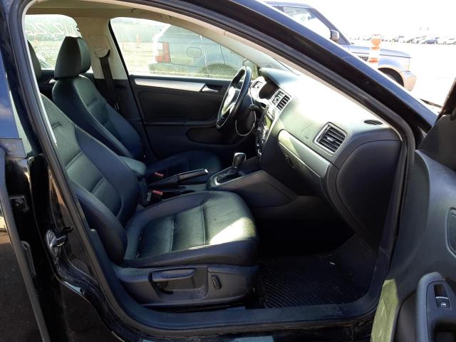 3VWDX7AJ6DM267981 - 2013 VOLKSWAGEN JETTA SE BLACK photo 5