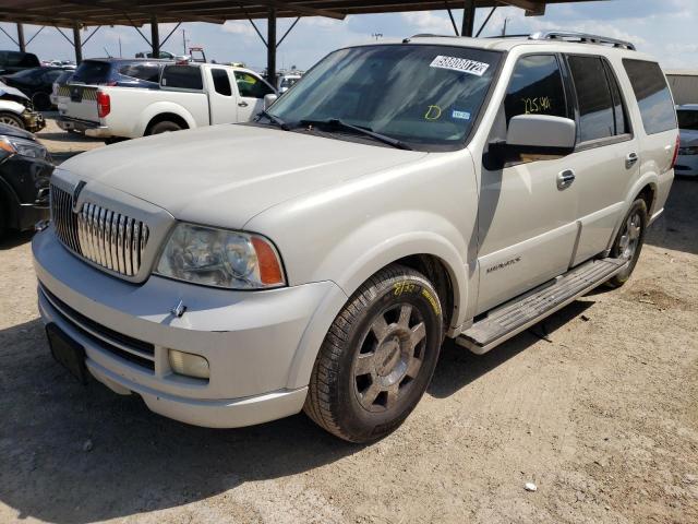 5LMFU28505LJ03010 - 2005 LINCOLN NAVIGATOR 白色 照片 2