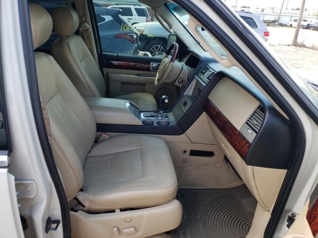 5LMFU28505LJ03010 - 2005 LINCOLN NAVIGATOR 白色 照片 5