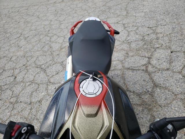 WB30G4305NRA28398 - 2022 BMW G310 R TWO TONE photo 6