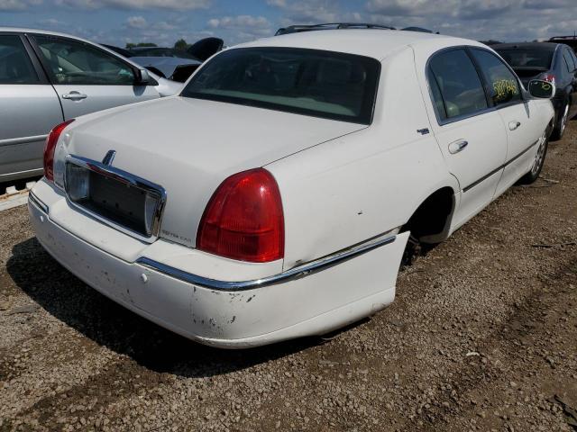 1LNHM82W75Y659818 - 2005 LINCOLN TOWN CAR S WHITE photo 4