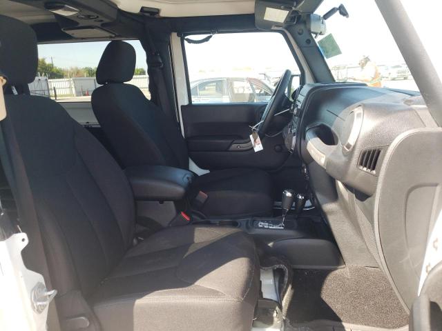 1C4AJWAG4JL815267 - 2018 JEEP WRANGLER S WHITE photo 5