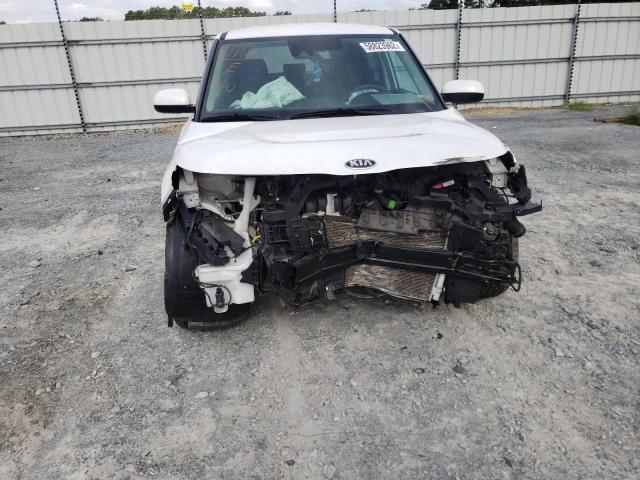 KNDJ23AU7L7026270 - 2020 KIA SOUL LX WHITE photo 9