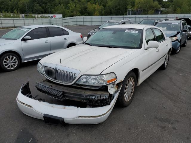 1LNHM82W33Y658288 - 2003 LINCOLN TOWN CAR S WHITE photo 2