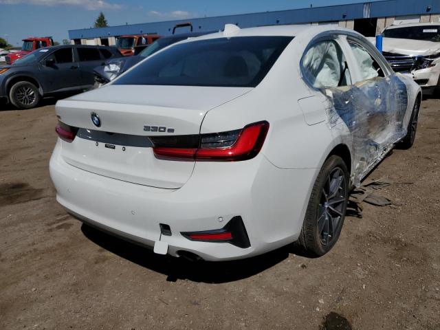 3MW5P9J0XM8B56642 - 2021 BMW 330XE WHITE photo 4