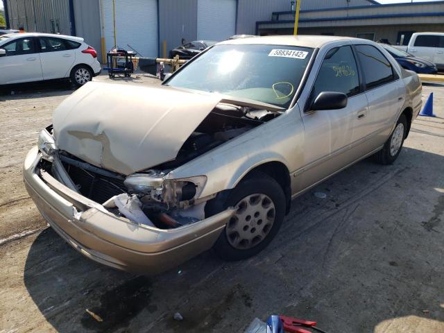 JT2BG22K0W0169404 - 1998 TOYOTA CAMRY CE/L TAN photo 2