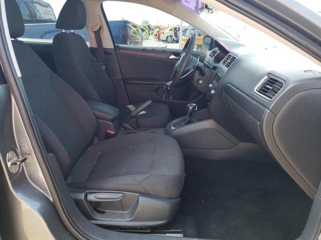3VW2K7AJ4DM298703 - 2013 VOLKSWAGEN JETTA BASE GRAY photo 5