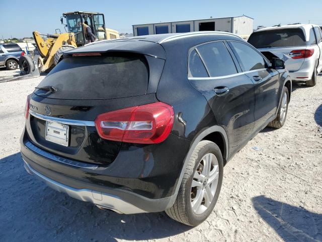 WDCTG4EB2JJ413263 - 2018 MERCEDES-BENZ GLA 250 BLACK photo 4