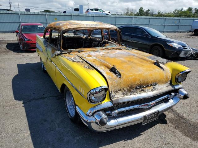 B57J243817 - 1957 CHEVROLET UK YELLOW photo 1