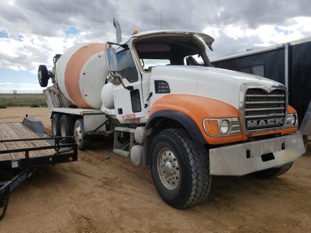 1M2AG02C44M001847 - 2004 MACK 500 CV500 WHITE photo 1