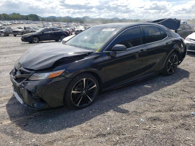 4T1B61HK5JU038378 - 2018 TOYOTA CAMRY XSE BLACK photo 2