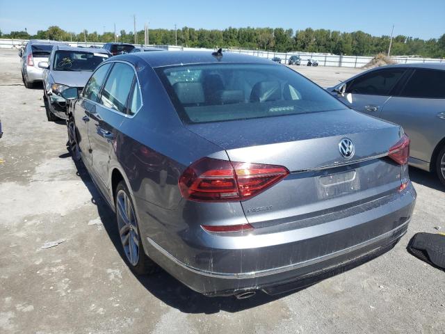 1VWDT7A38HC036827 - 2017 VOLKSWAGEN PASSAT R-L GRAY photo 3