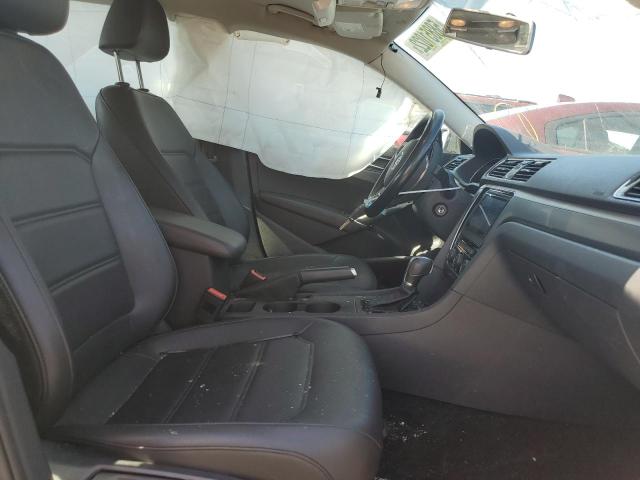 1VWDT7A38HC036827 - 2017 VOLKSWAGEN PASSAT R-L GRAY photo 5