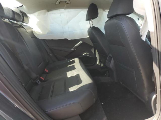 1VWDT7A38HC036827 - 2017 VOLKSWAGEN PASSAT R-L GRAY photo 6