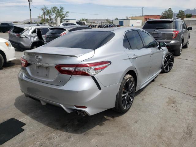 4T1B61HK5JU106193 - 2018 TOYOTA CAMRY XSE SILVER photo 4