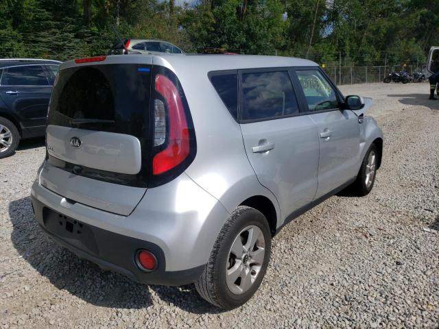 KNDJN2A25K7692395 - 2019 KIA SOUL SILVER photo 4