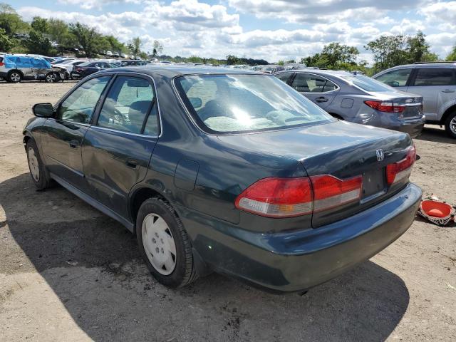 1HGCG164X1A078632 - 2001 HONDA ACCORD LX GREEN photo 3