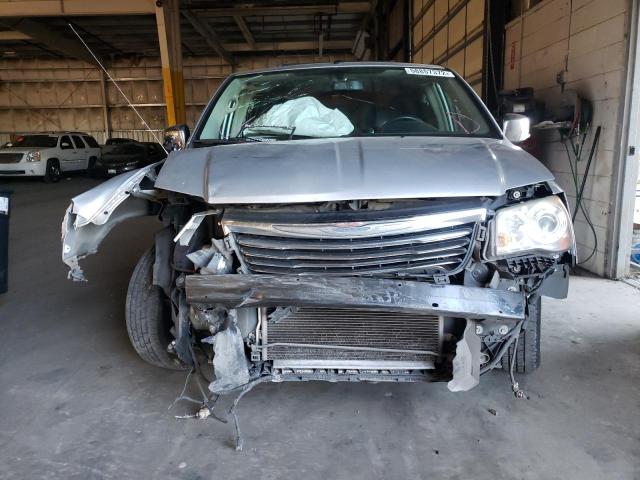 2A4RR6DG5BR759463 - 2011 CHRYSLER TOWN & COU SILVER photo 9