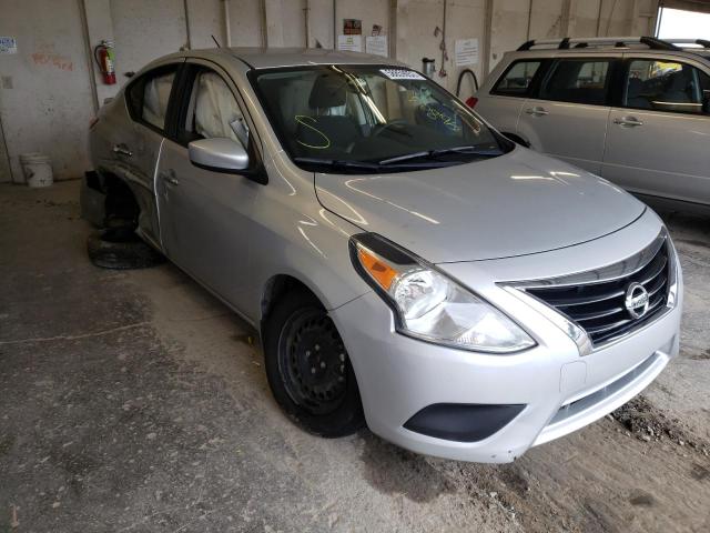 3N1CN7AP2HL891803 - 2017 NISSAN VERSA S SILVER photo 1