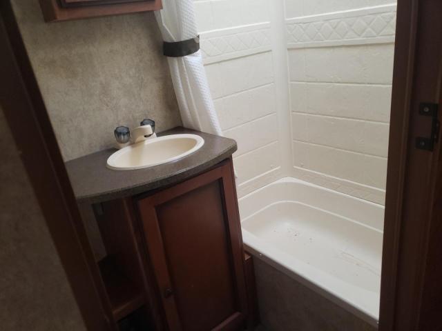 4YDT2912XBR414106 - 2011 KEYSTONE PASSPORT WHITE photo 6